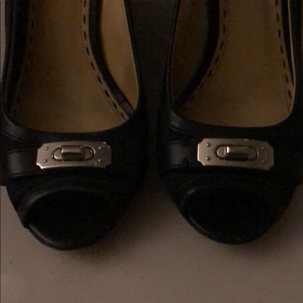 Cute Black Coach Wedges W/Silver Buckle Sz 7.5 - Picture 2 of 8
